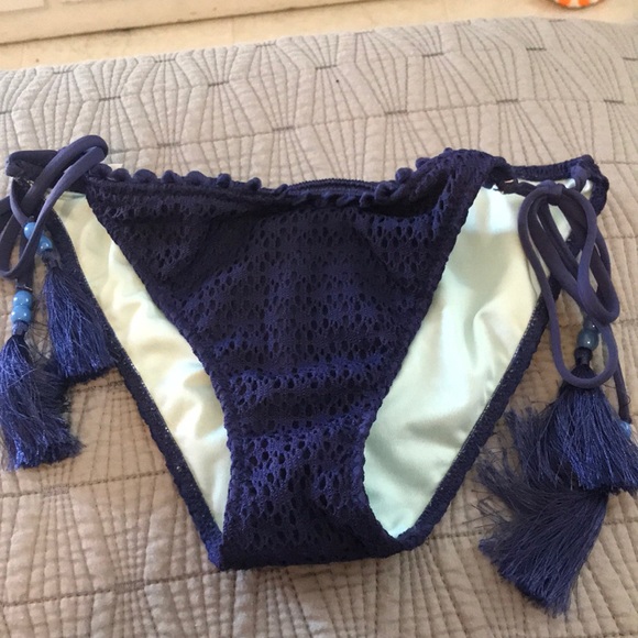 Victoria Secret bikini bottom - Picture 3 of 3